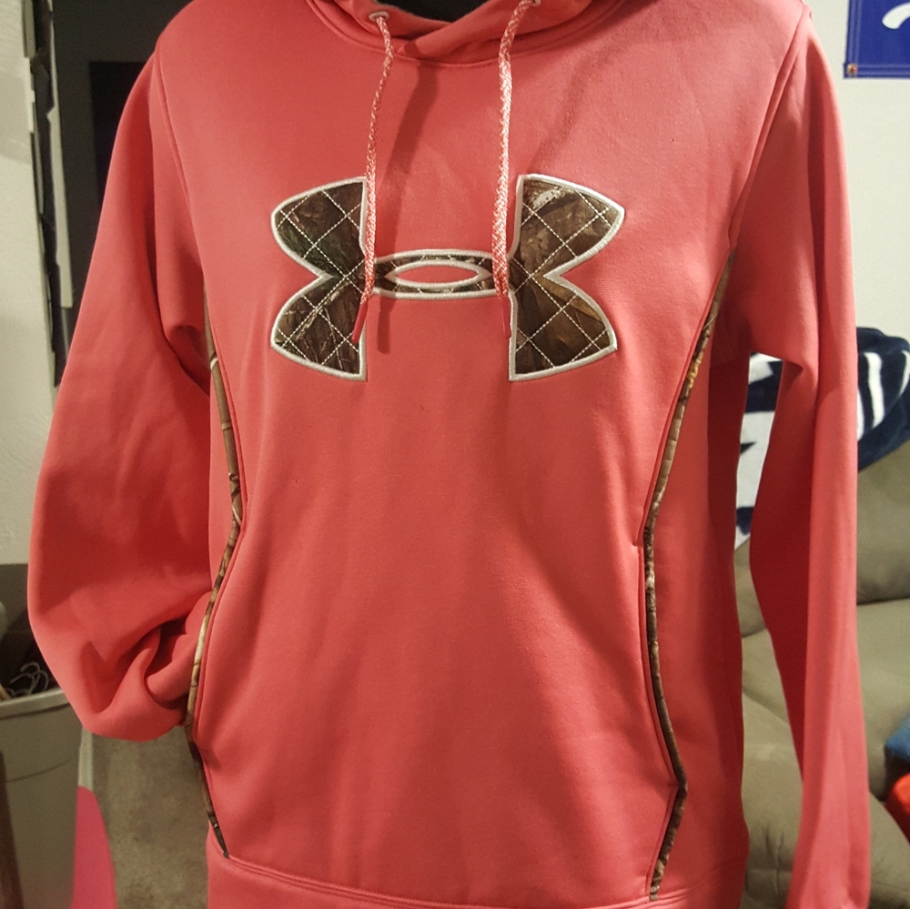 Underarmour sweater